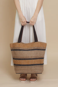 Jute tote bag, in mustard.