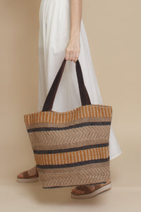 Jute tote bag, in mustard.