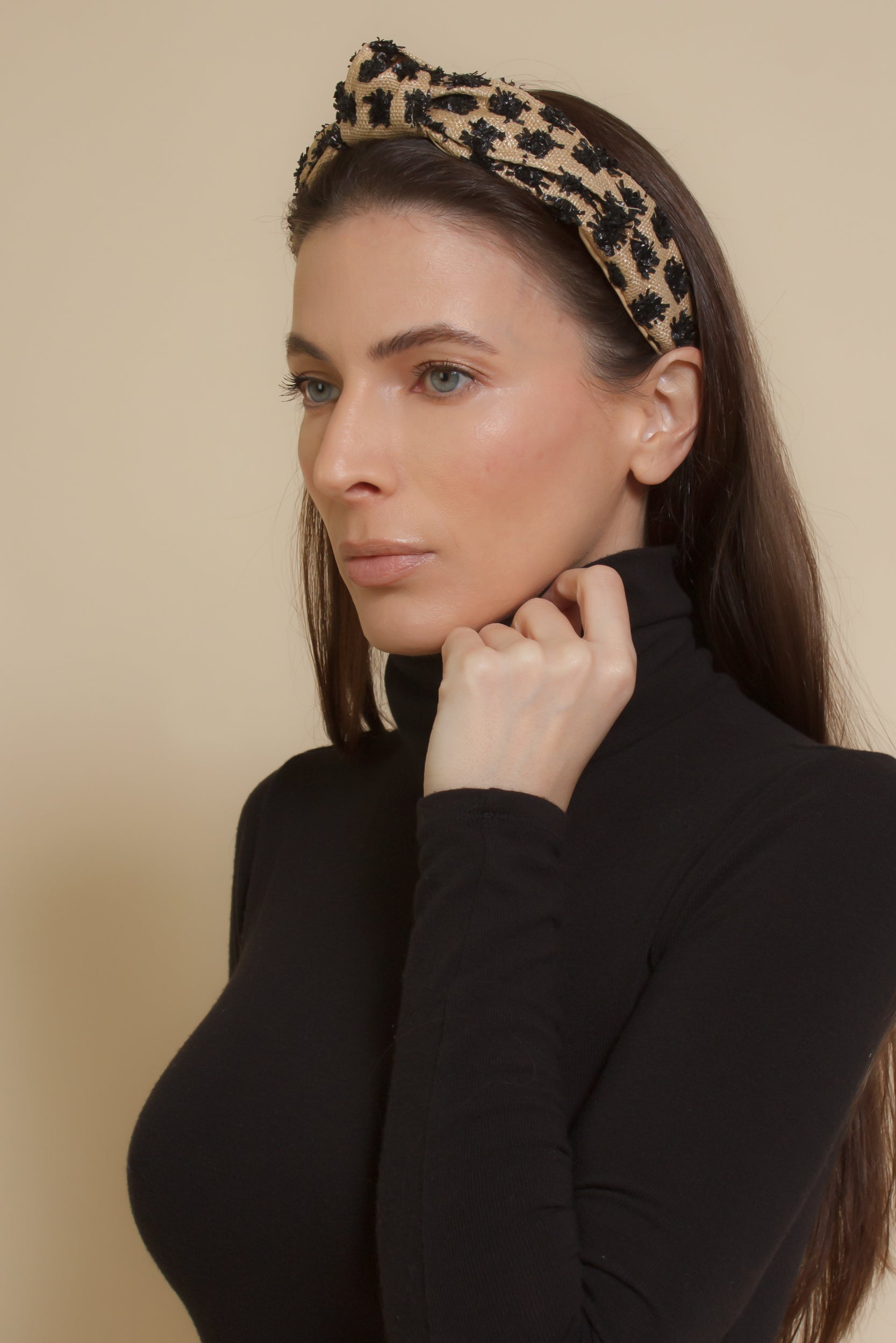 Franklin Sunset woven headband with black textured dots.