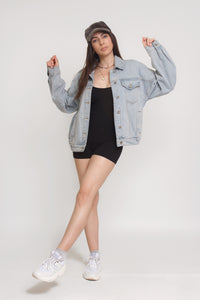 Denim jacket with pockets. Image 3