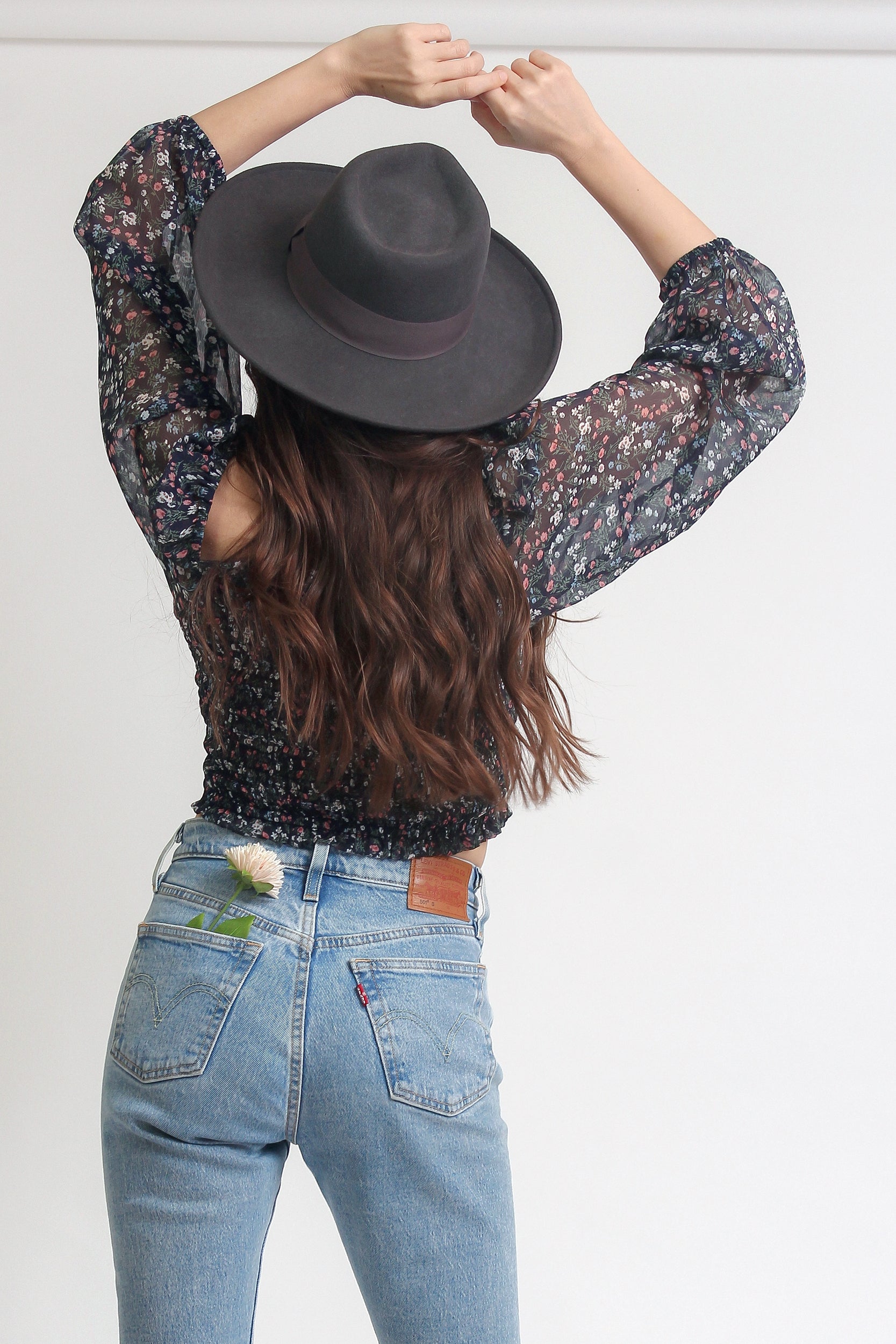 Floral puff sleeve crop top. Image 10