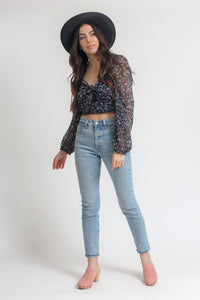 Floral puff sleeve crop top. Image 3