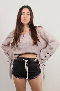 Shorts with embroidered piping, in washed black. Image 4