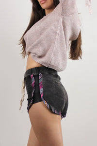 Shorts with embroidered piping, in washed black. Image 7