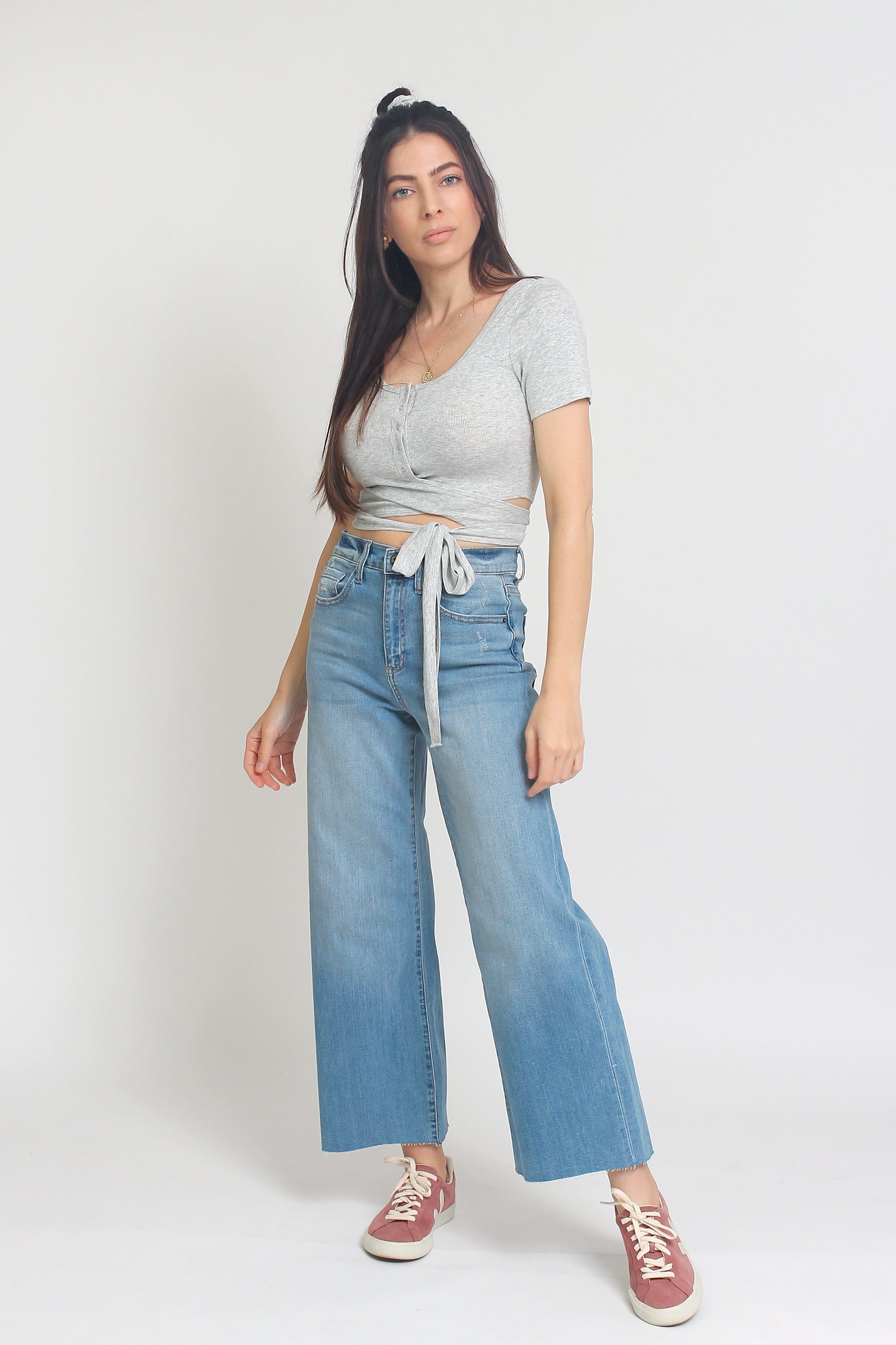 Snap front cropped tee shirt, with wrap around tie, in Grey.
