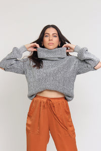 Chunky turtleneck sweater with zipper sleeves, in black/grey. Image 5
