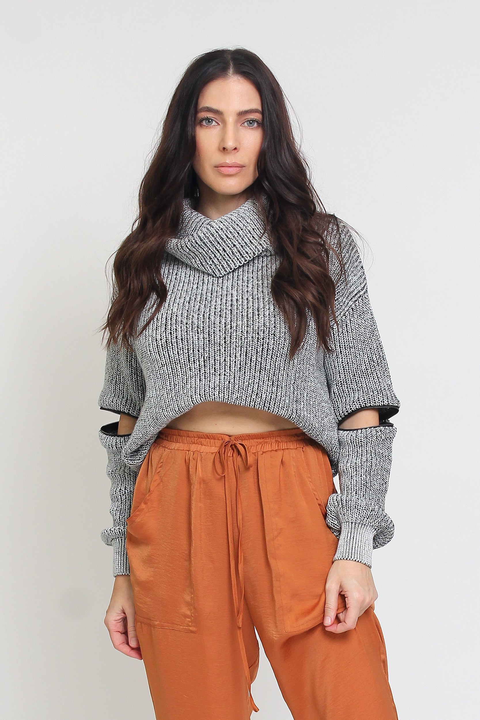 Chunky turtleneck sweater with zipper sleeves, in black/grey. Image 7