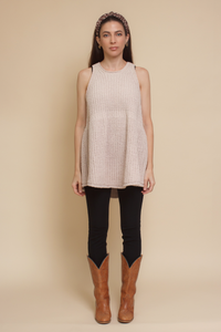 Babydoll sleeveless sweater with back zipper, in beige.