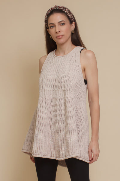 Babydoll sleeveless sweater with back zipper, in beige.