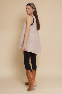 Babydoll sleeveless sweater with back zipper, in beige.