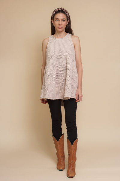 Babydoll sleeveless sweater with back zipper, in beige.