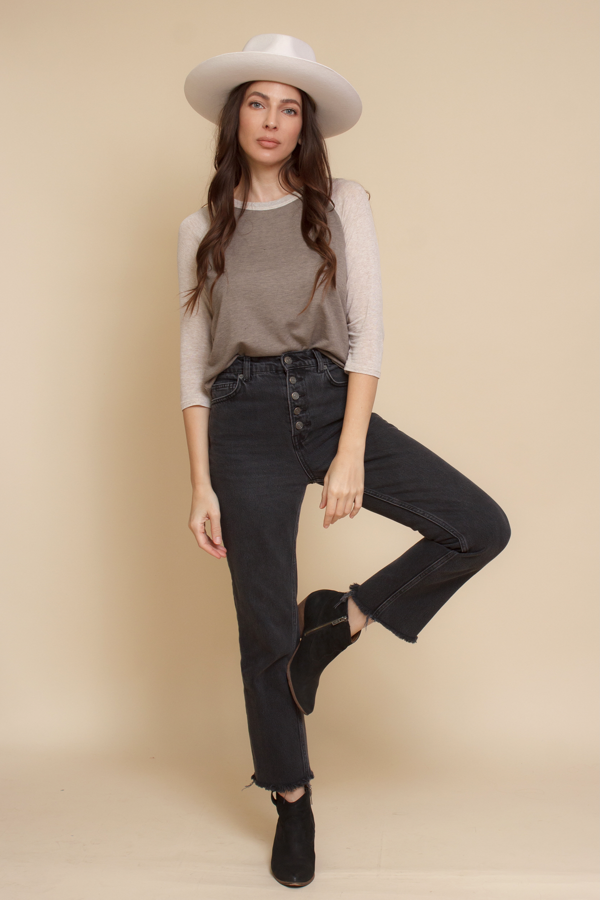 Women's 3/4 sleeve baseball tee in neutral brown.