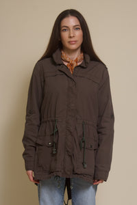 Fate parka jacket with cargo pockets and optional hood, in olive.