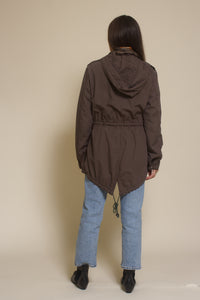 Fate parka jacket with cargo pockets and optional hood, in olive.