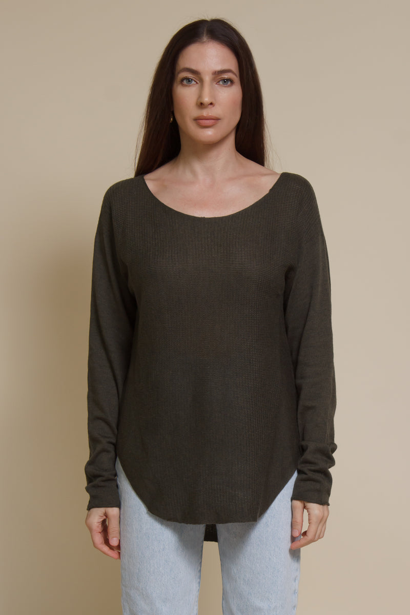 Fate wide neck sweater with round hem, in olive.