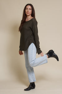 Fate wide neck sweater with round hem, in olive.