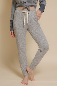Dee Elly fleece sweatpants with elastic waist, in heather grey.