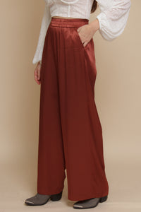 Satin wide leg pant, in marron glace. 