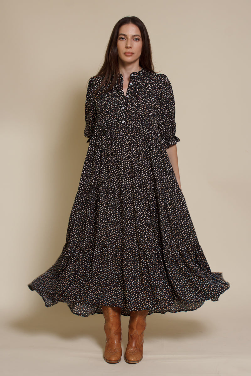 In Loom floral puff sleeve button front midi dress. Color: Black Floral