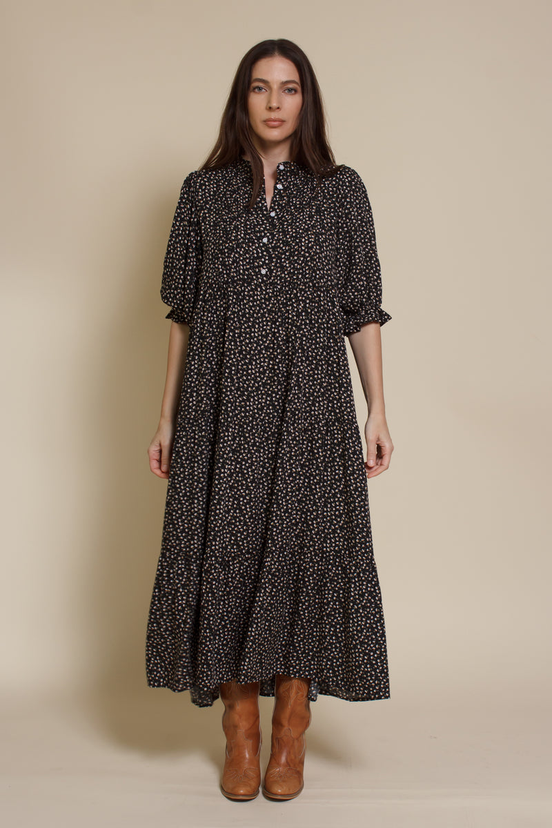 In Loom floral puff sleeve button front midi dress. Color: Black Floral