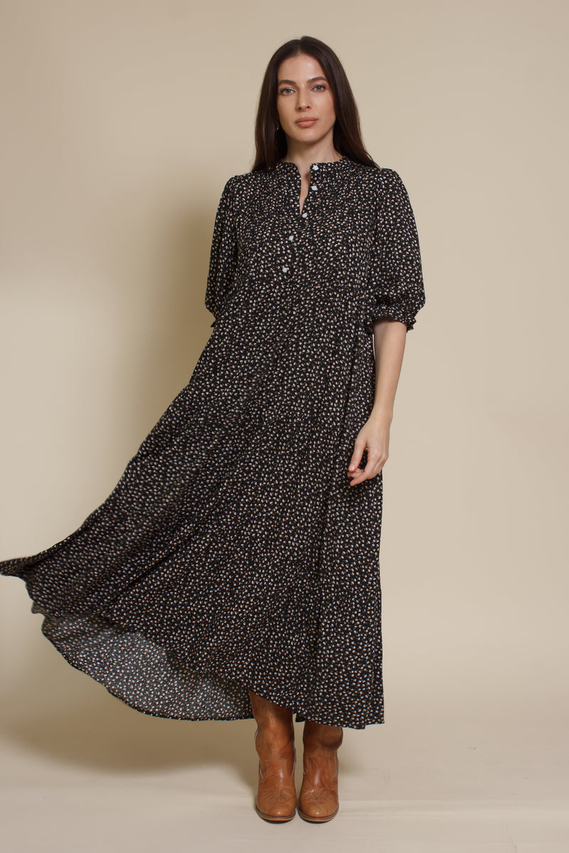 In Loom floral puff sleeve button front midi dress. Color: Black Floral