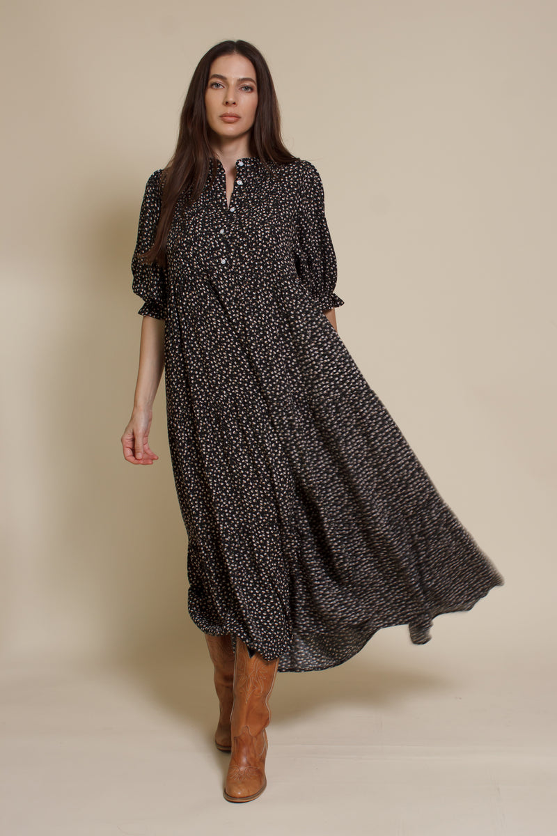 In Loom floral puff sleeve button front midi dress. Color: Black Floral