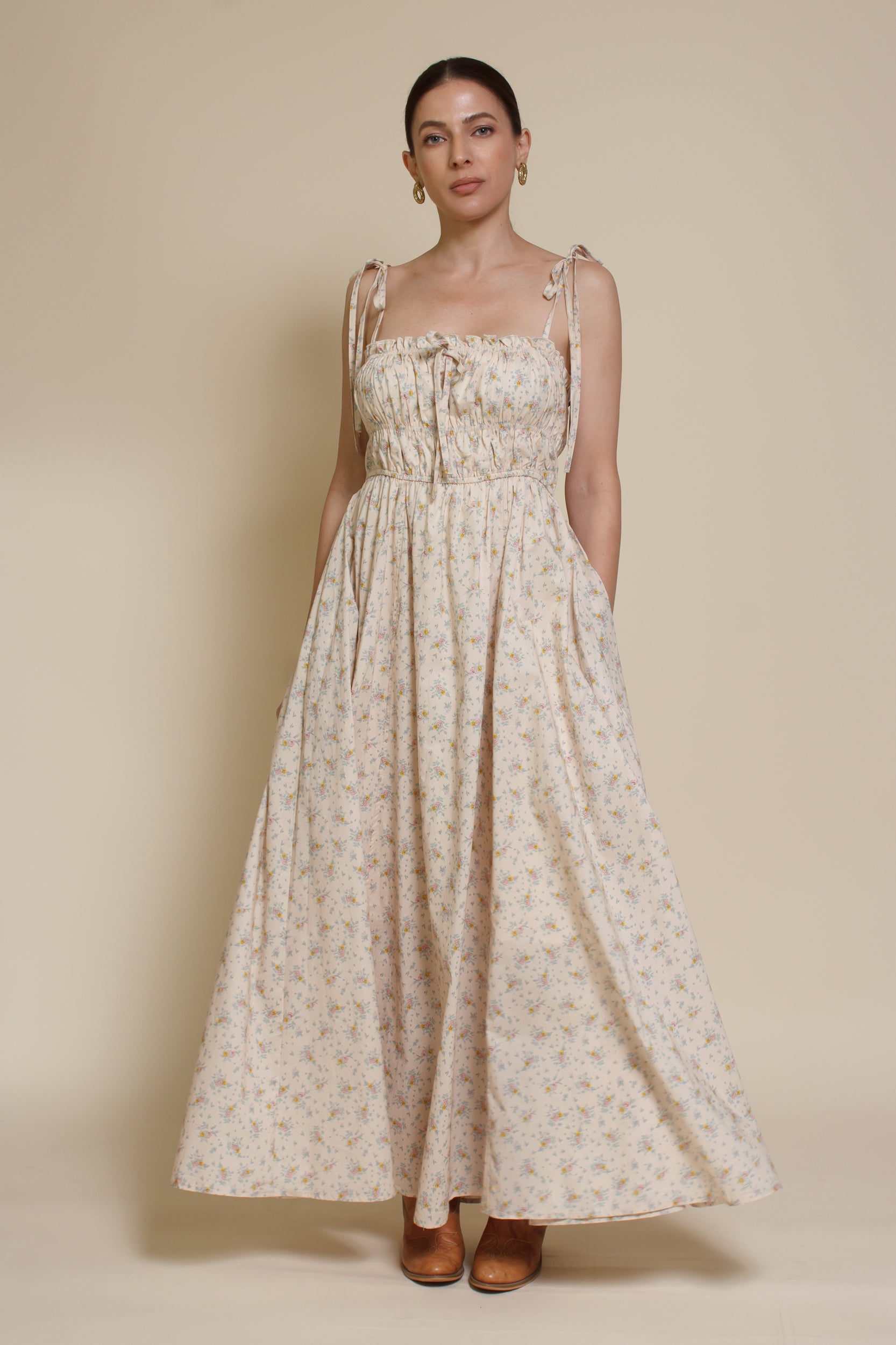 cream pink floral ribbon maxi dress Medium cream pink floral ribbon maxi dress Medium
