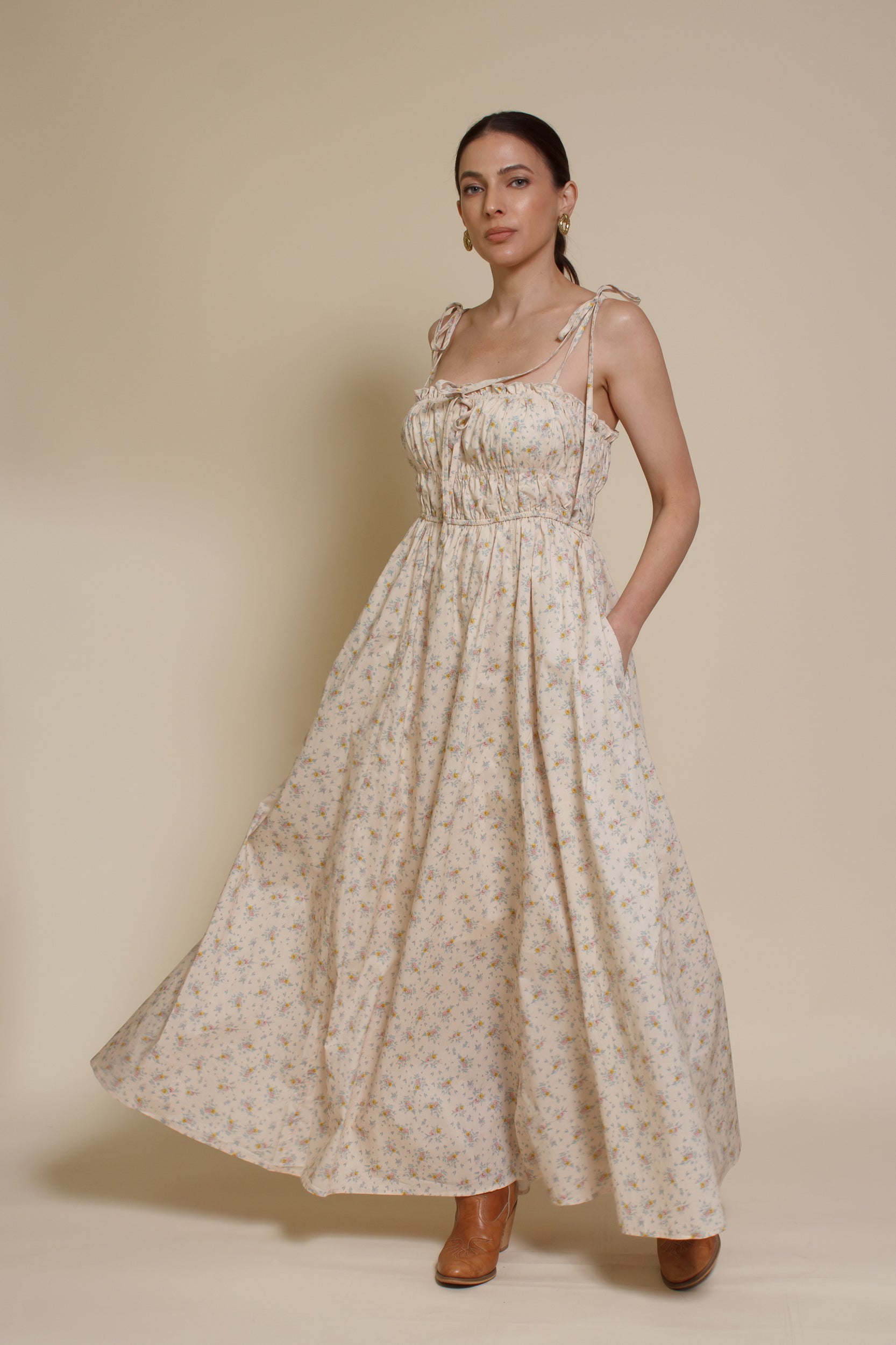 cream pink floral ribbon maxi dress Medium cream pink floral ribbon maxi dress Medium