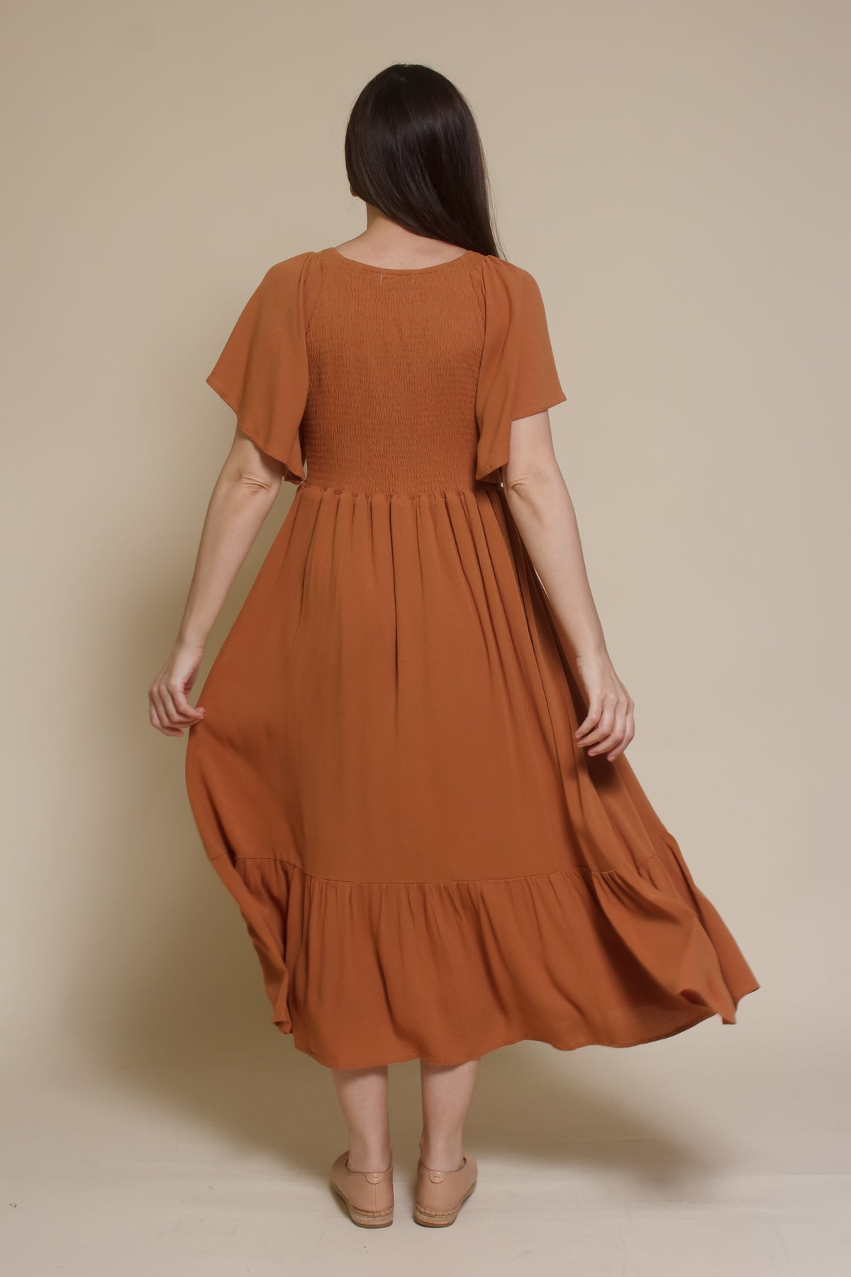 In Loom flutter sleeve smocked midi dress, in earthen.