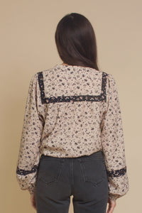 Polagram floral print blouse, in natural.