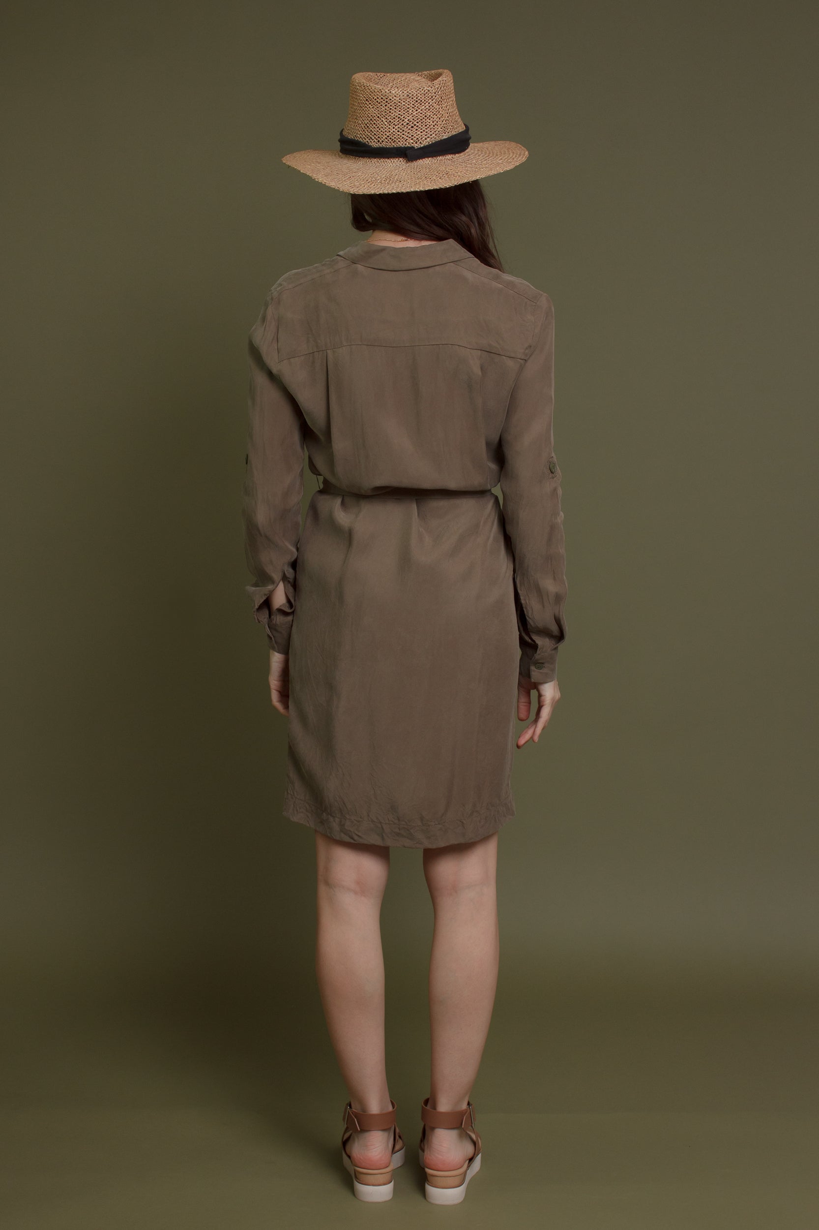 Shirt dress with zipper pockets, in olive.