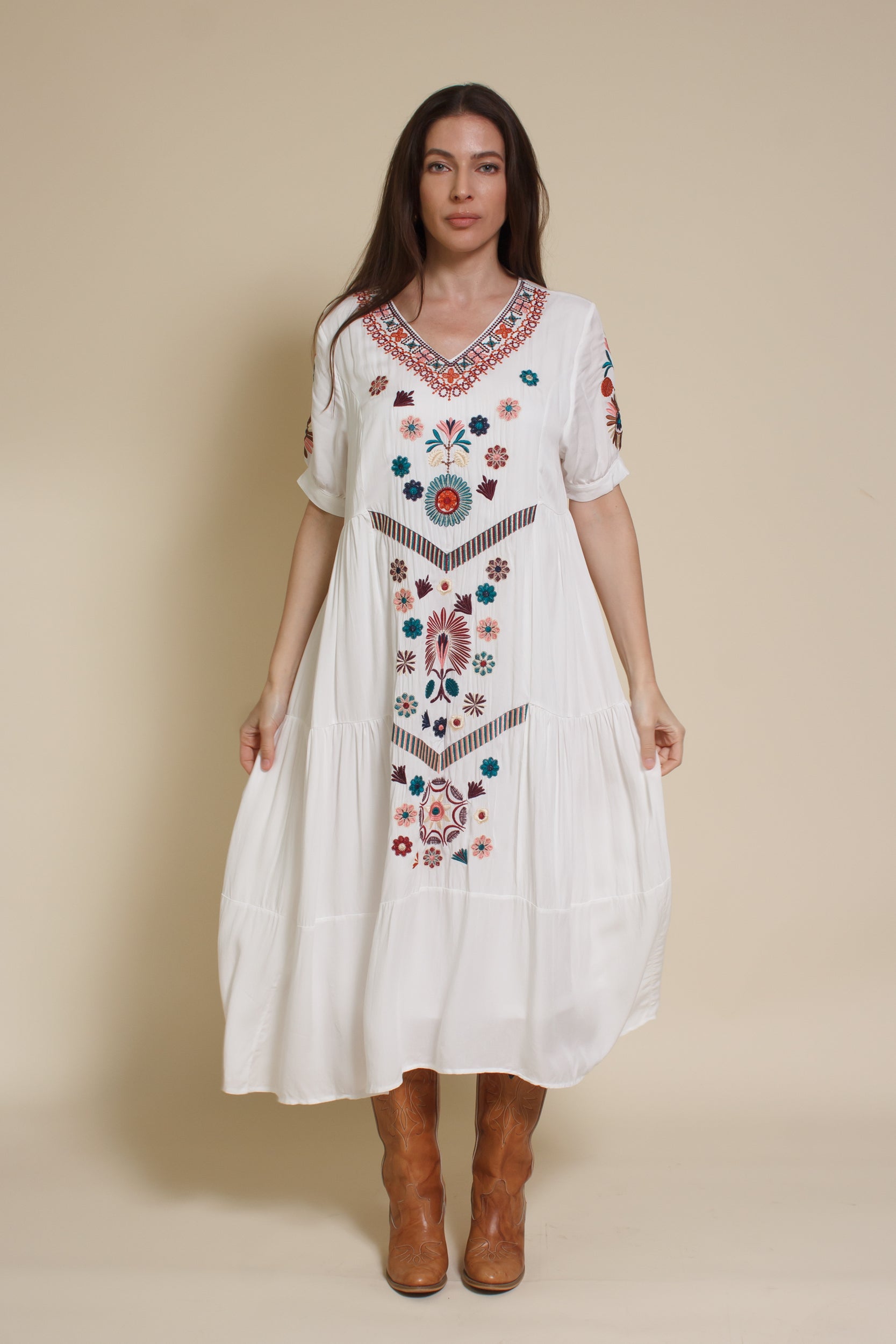 Tea N Roses Embroidered Midi Dress White / M/L Tea N Roses Embroidered Midi Dress White / M/L