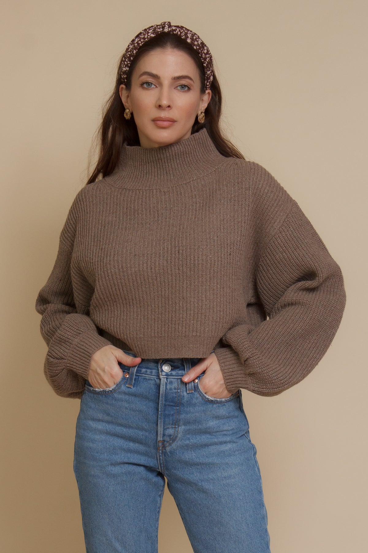 Cropped mock neck sweater with balloon sleeves, in taupe. Image 13