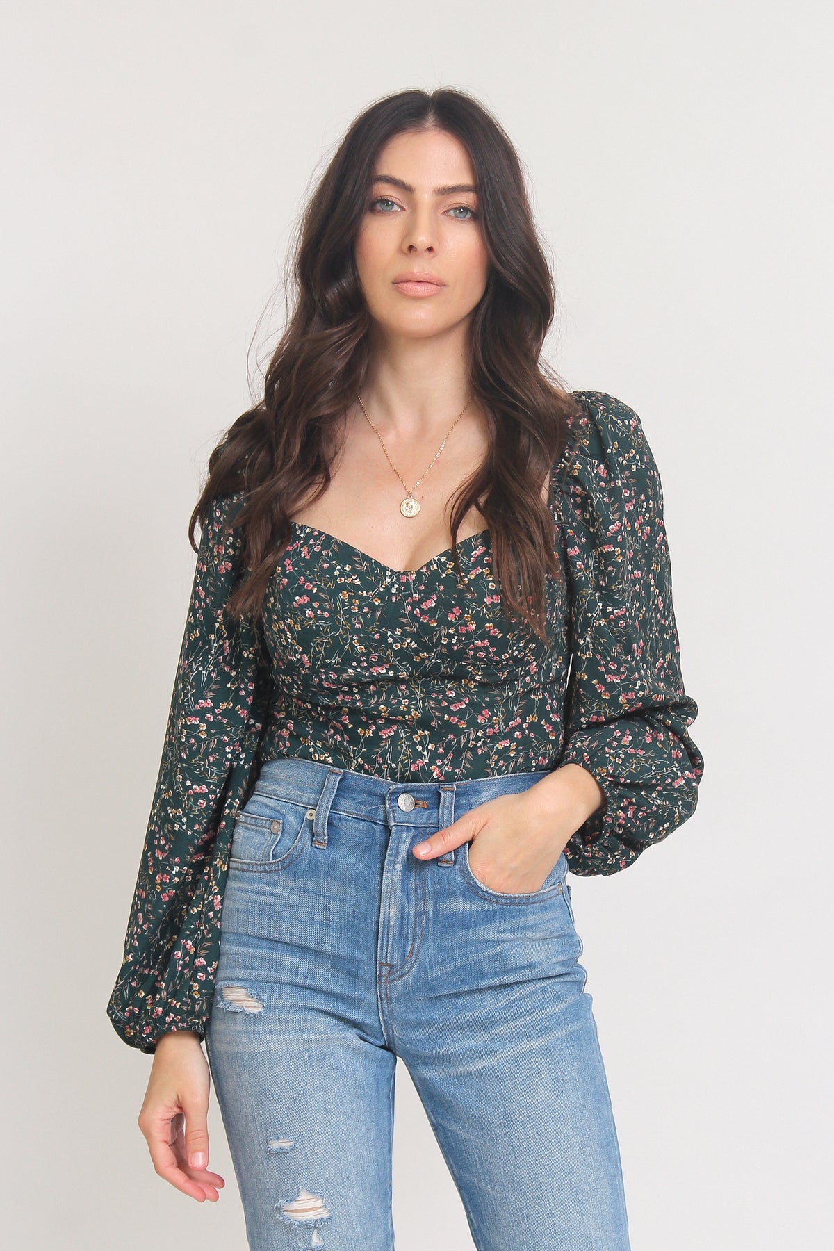 Floral bustier top with puff sleeves, in Green. Image 10