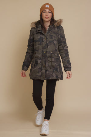 Camouflage coat with fur trim hood. Image 2
