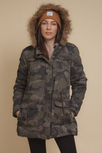 Camouflage coat with fur trim hood. Image 3