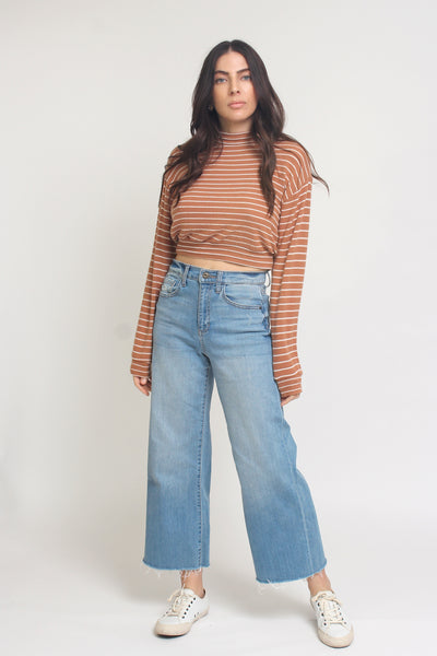 Cropped fleece sweatshirt, in caramel. Image 6