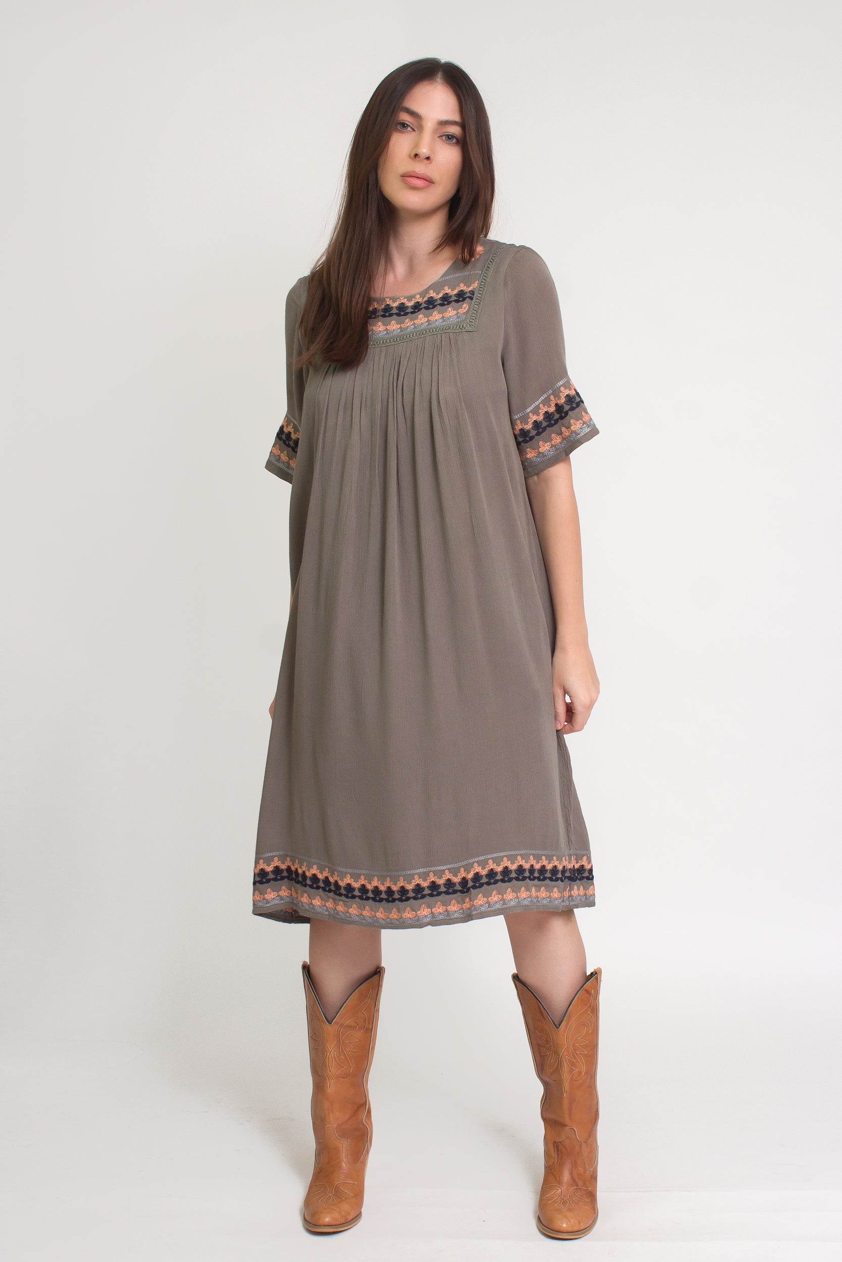 Embroidered midi dress, in olive. Image 9