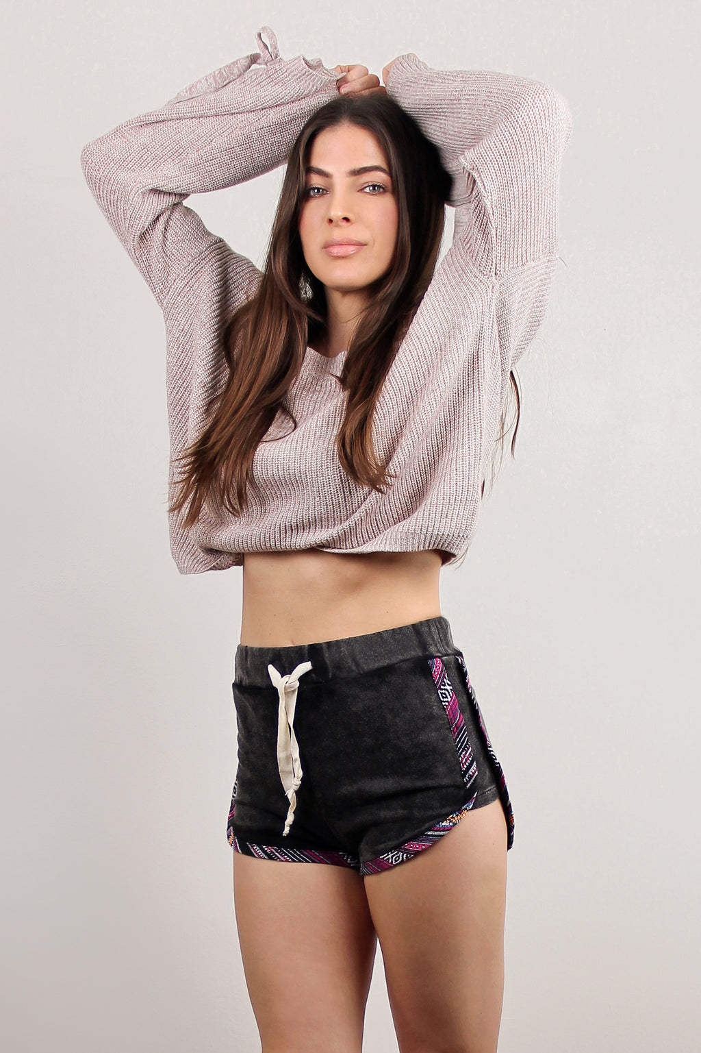 Shorts with embroidered piping, in washed black. Image 3