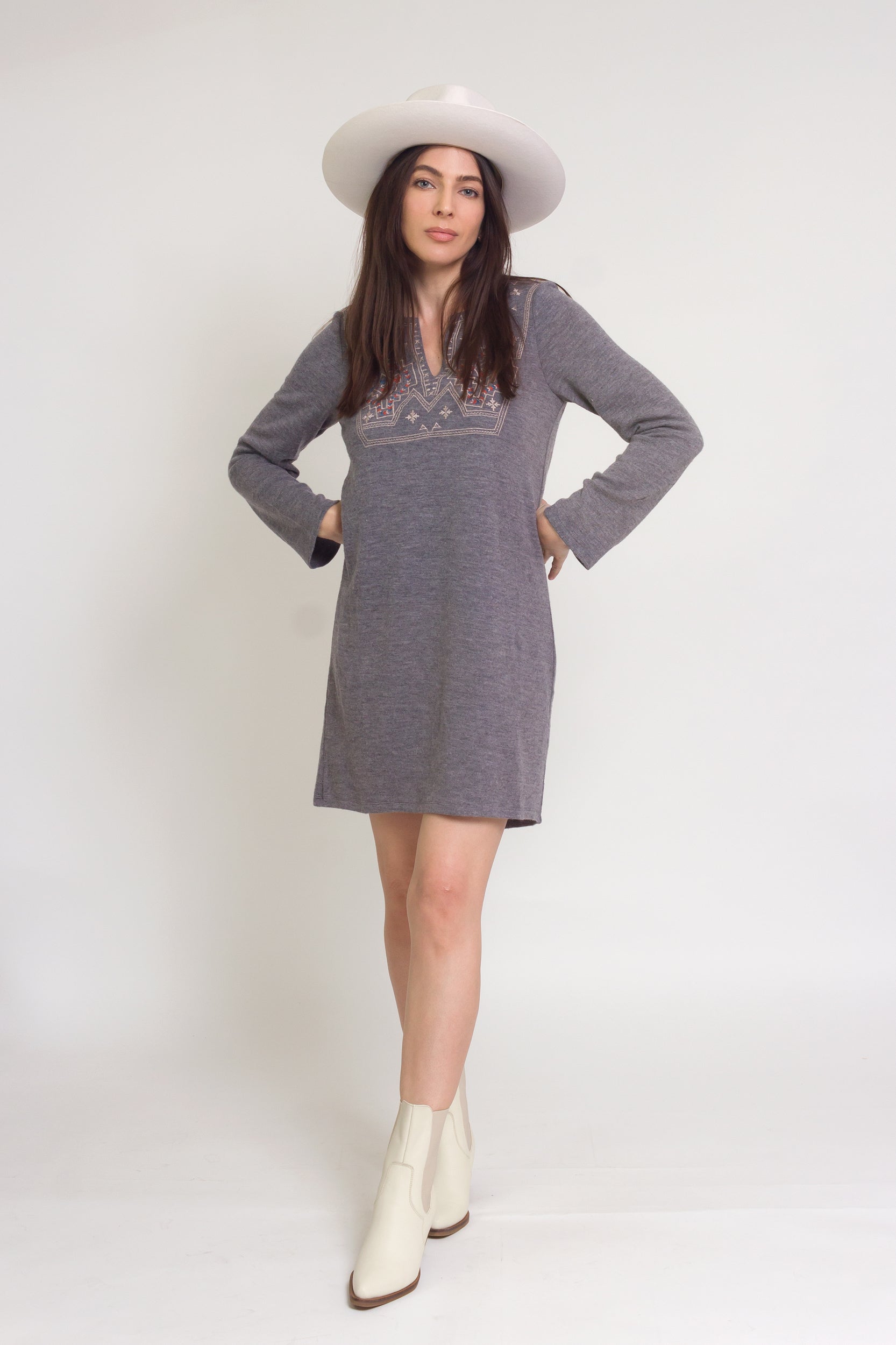 Embroidered sweater dress, in grey. Image 2