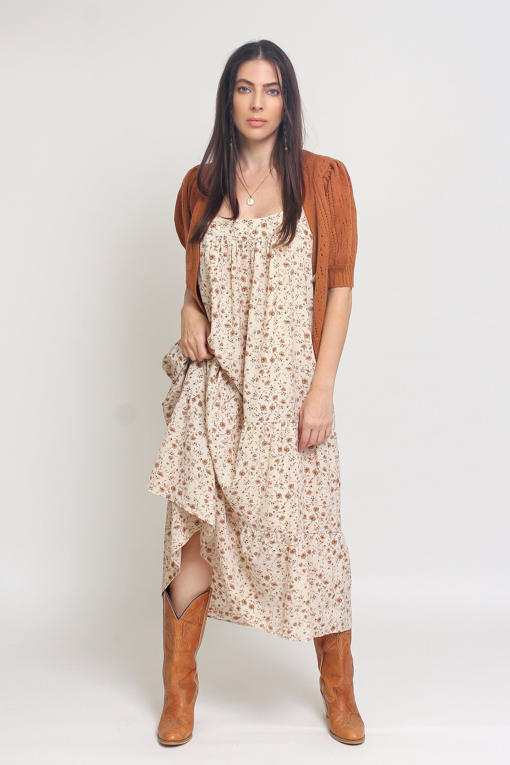 Apron front floral midi dress with pockets and tiered skirt, in cream. Image 10