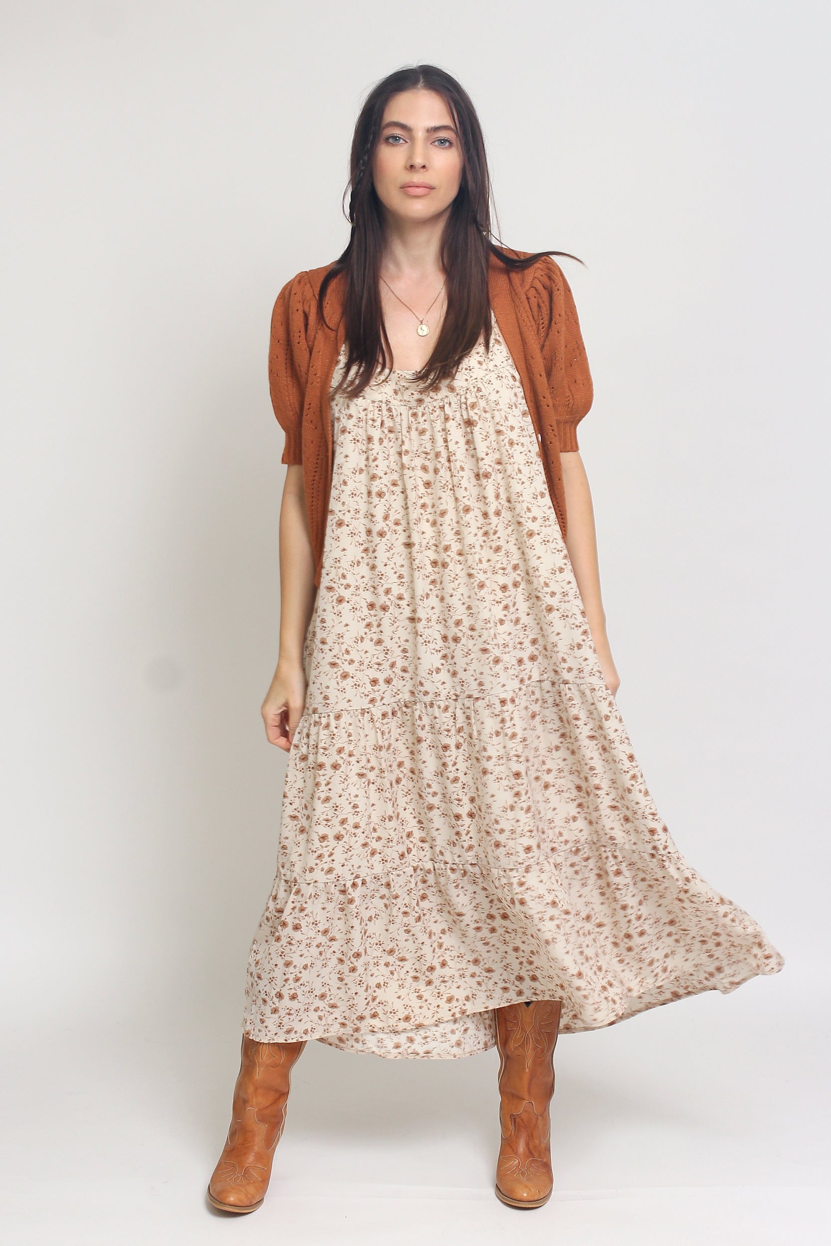 Apron front floral midi dress with pockets and tiered skirt, in cream. Image 11