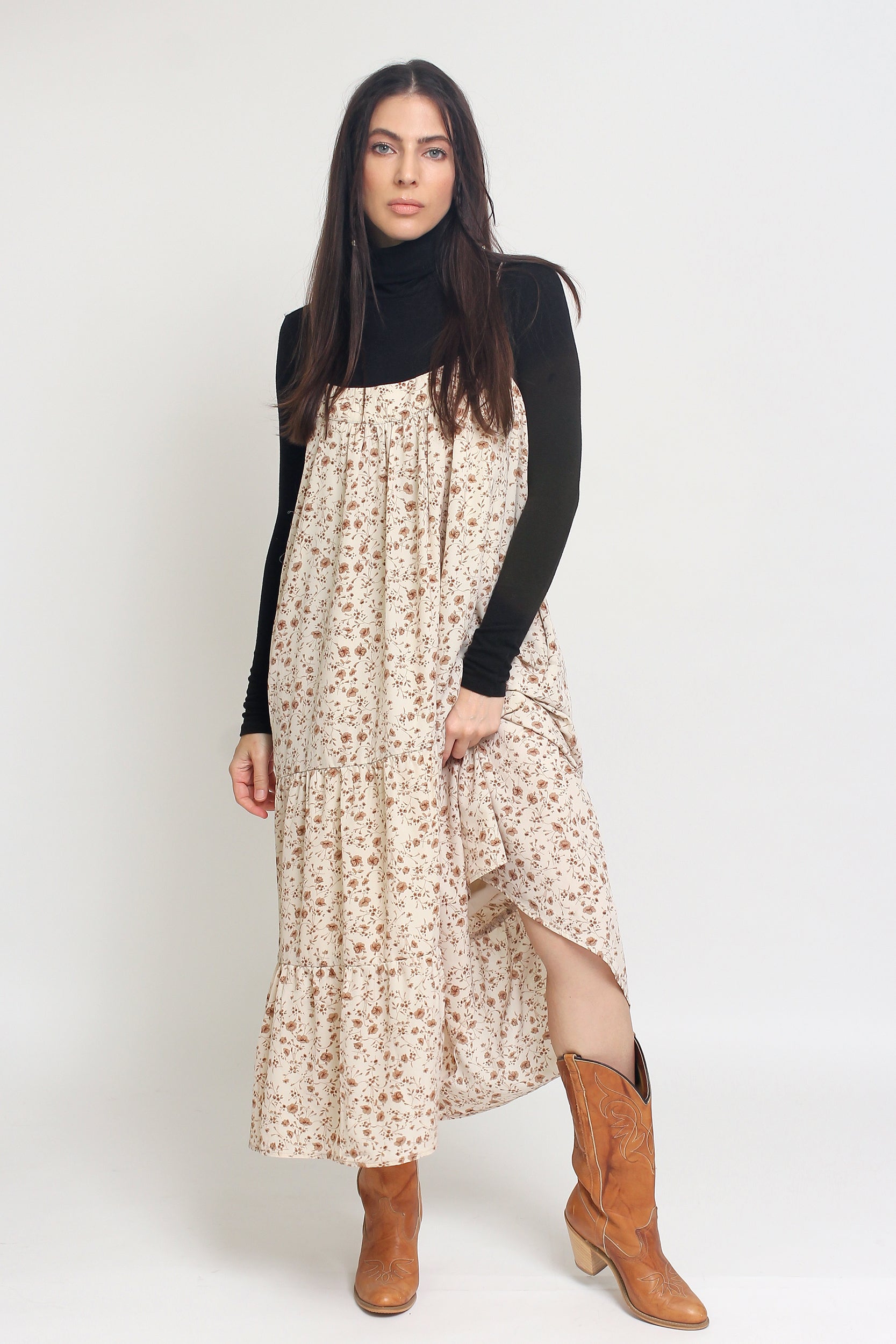 Apron front floral midi dress with pockets and tiered skirt, in cream. Image 2
