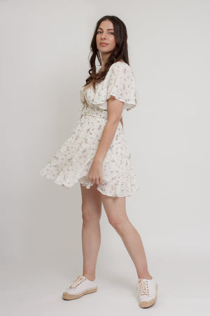 Floral mini dress, with flutter sleeves, in pink cream. Image 4