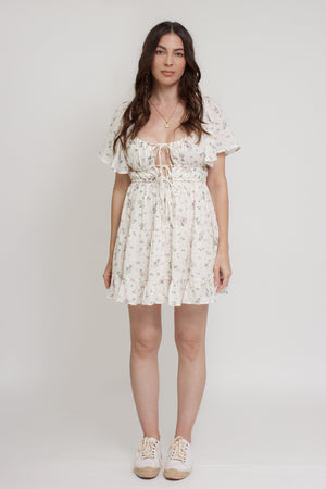 Floral mini dress, with flutter sleeves, in pink cream. Image 5