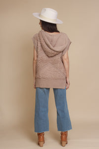 Oversized sweater vest with hood, in mauve. Image 10