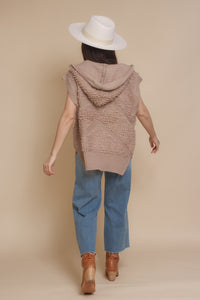 Oversized sweater vest with hood, in mauve. Image 11