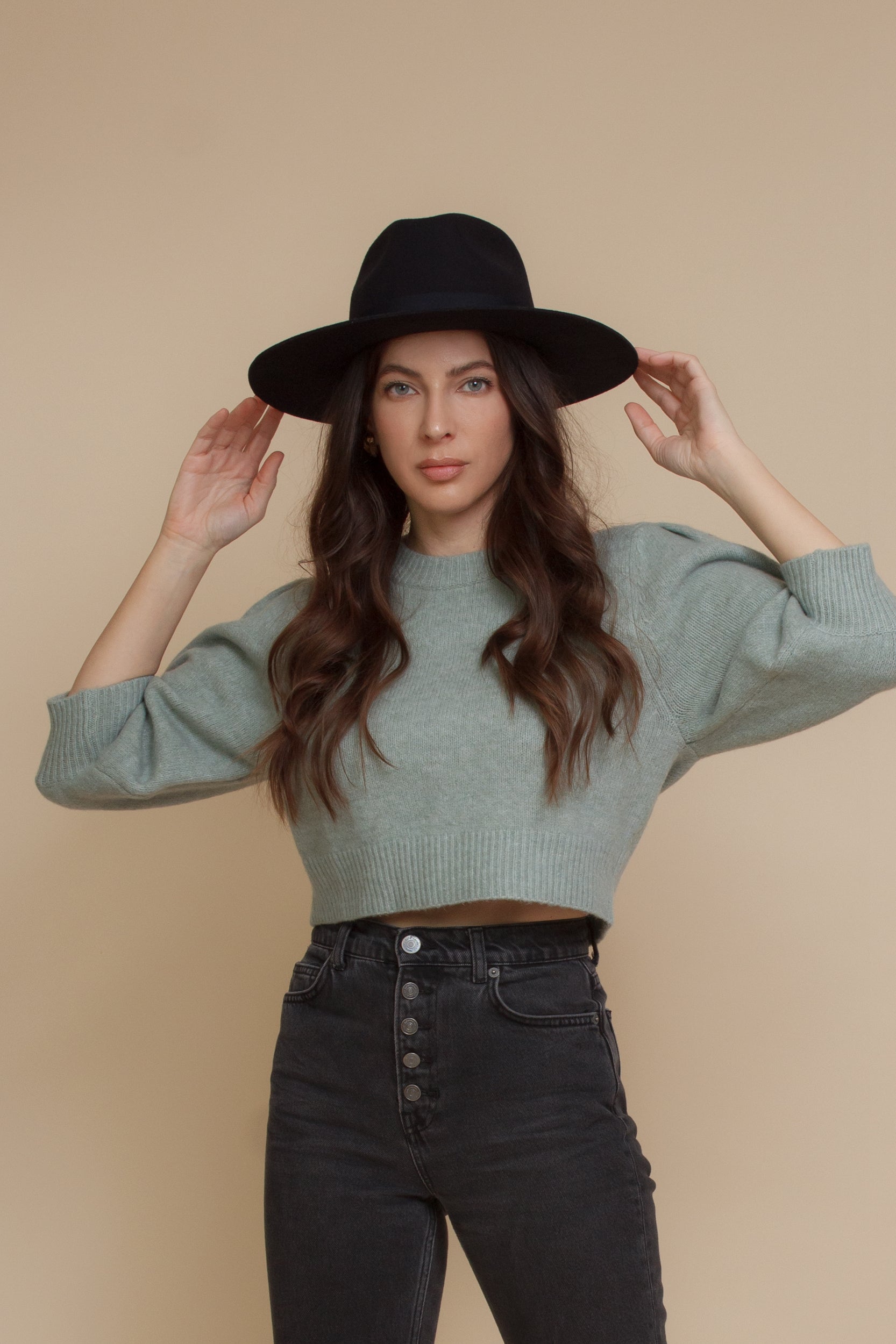 Cropped crewneck sweater with puff sleeves, in sage. Image 2
