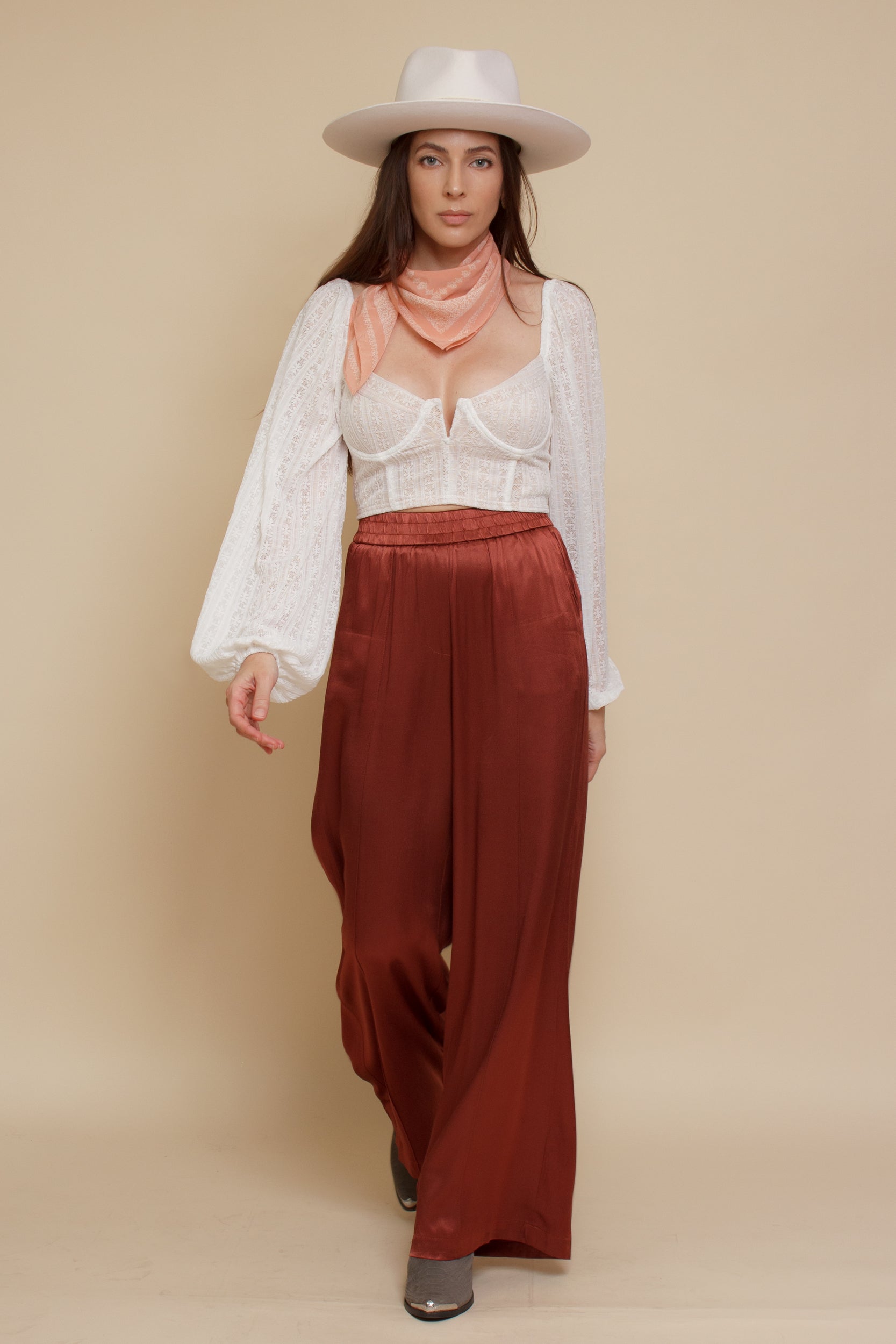 Satin wide leg pant, in marron glace. Image 4