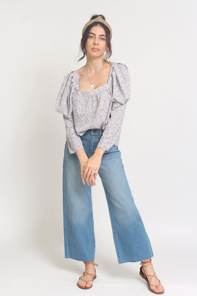 Floral top with square neckline and puff sleeves, in Lilac. Image 7